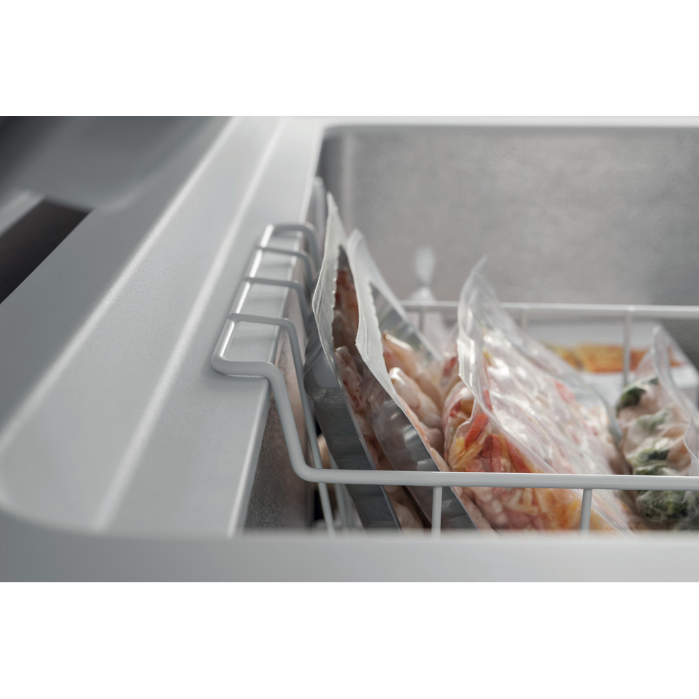 Whirlpool chest freezer: white color - CF 420 T